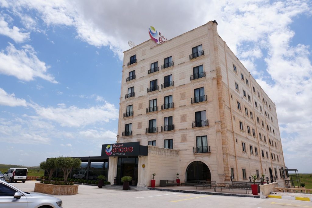 MİDYAT’IN İLK ULUSLARARASI MARKALI OTELİ RAMADA ENCORE BY WYNDHAM AÇILDI